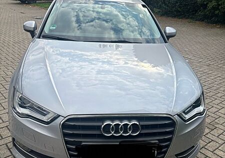 Audi A3 1.6 TDI Ambiente Sportback Ambiente