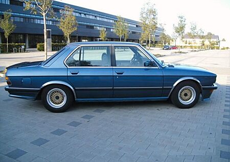 BMW 520i Arktisblau e28