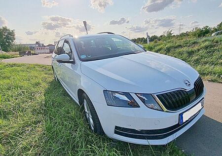 Skoda Octavia 2.0 TDI Ambition Combi Sitzhz NRaucher