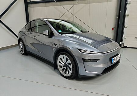 Tesla Model Y Long Range Dual AWD AHK *FSD*