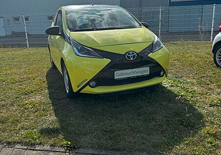 Toyota Aygo (X) Aygo (X) 1,0-l-VVT-i x