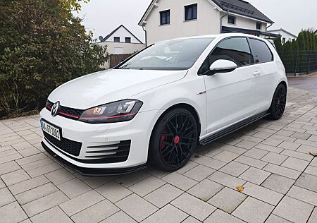 VW Golf Volkswagen 2.0 TSI BMT GTI Dynaudio 8 Fach Service NEU