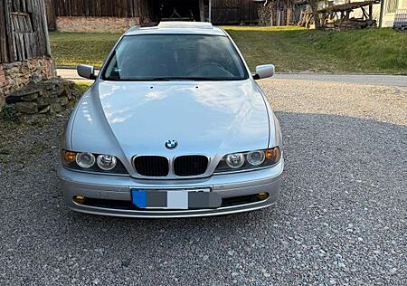 BMW 520i -