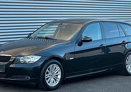 BMW 320i Touring / 150PS /NAVI /