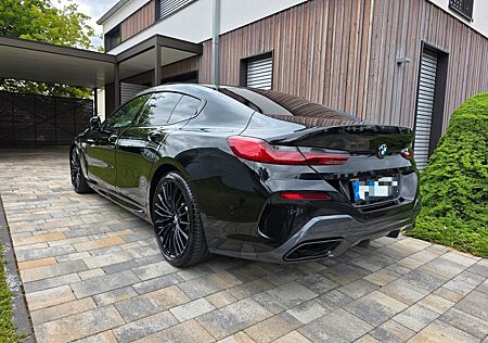BMW M850i xDrive Gran Coupé Individual Black Voll M8