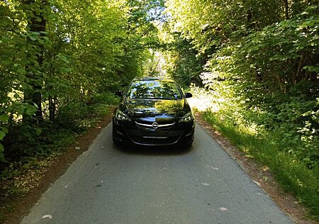Opel Astra J Lim. 5-trg. Selection