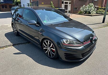 VW Golf Volkswagen VII Lim. GTI Performance BMT
