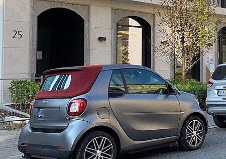 Smart ForTwo cabrio 66KW BRABUS Felgen, Kamera, JBL