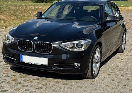 BMW 120d xDrive Sport Line 8-fach Bereift