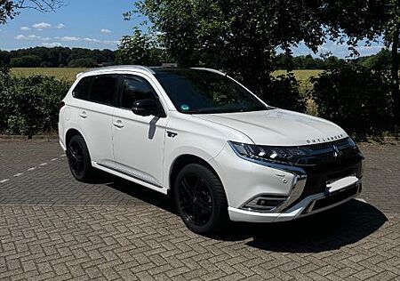 Mitsubishi Plug in Hybrid Outlander Plug-in Hybrid Outlander 2.4 MIVEC PLUG-IN H...