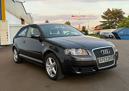 Audi A3 1.6 FSI Attraction - TÜV NEU