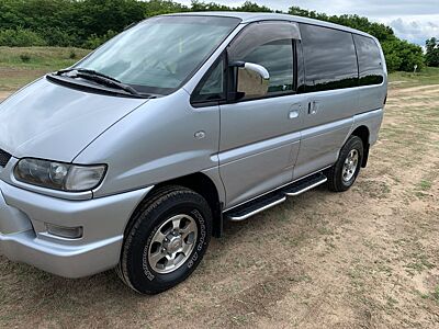 Mitsubishi Space Gear Chamonix