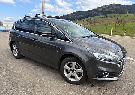 Ford S-Max 1,5 EcoBoost Titanium *Sonderausstattung*