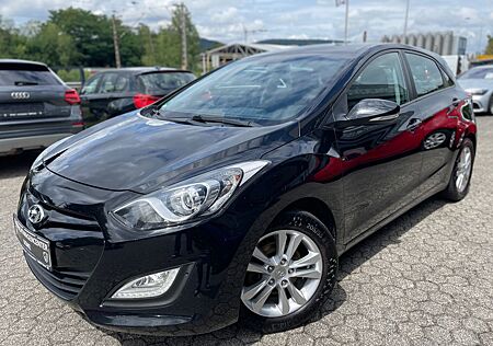 Hyundai i30 1.4 Style 1.HAND/NAVI/TEL/SHZ/KLIMA/PDC/GAR!