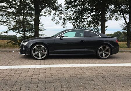 Audi RS5 4.2 FSI S tronic quattro -