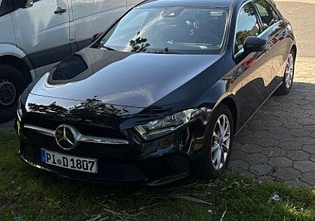 Mercedes-Benz A 180 -