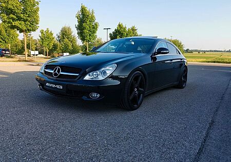 Mercedes-Benz CLS 500 387PS V8 / AMG /Standheizung / TÜV NEU