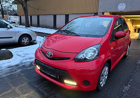 Toyota Aygo (X) Aygo (X) 1,0-l-VVT-i Connect Connect