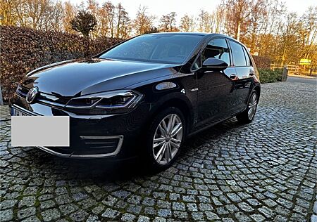 VW Golf Volkswagen e- top gepflegt! CCS Steckdose vorhande