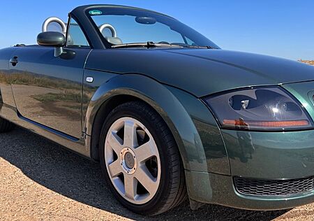 Audi TT Roadster 1.8T quattro 165 kW -