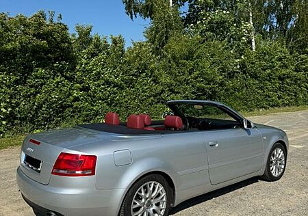 Audi A4 3.0 TDI Automatik quattro Cabriolet-Voll***