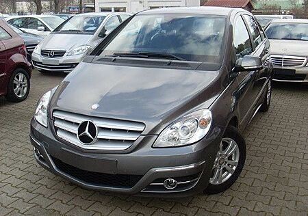 Mercedes-Benz B 180 BlueEFFICIENCY / Akt. Park-Assistent