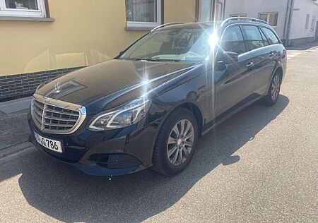 Mercedes-Benz E 220 BlueTEC Automatik