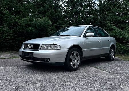 Audi A4 1.8 -