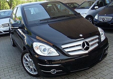 Mercedes-Benz B 180 Automatik / Aktiver Park-Assistent