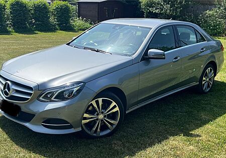 Mercedes-Benz E 300 AVANTGARDE mit Luftfahrwerk Top Zustand