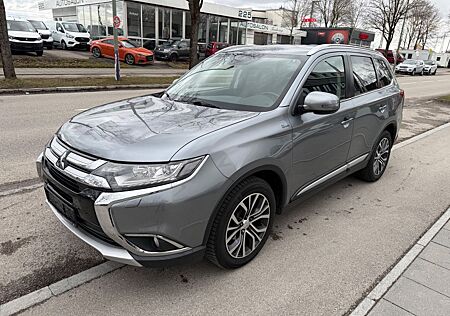 Mitsubishi Outlander Top 4WD LED.Leder.Navi.AHK.SSD.7 Sitze