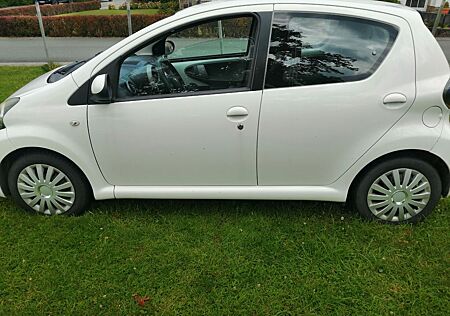 Toyota Aygo (X) Aygo (X) 1,0-l-VVT-i -