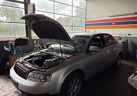 Audi A4 2.0 multitronic -