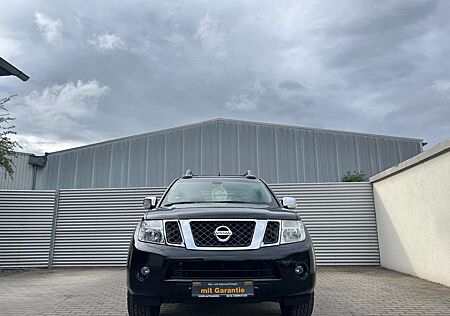 Nissan Navara 2,5 dCI Pickup Double Cab PLATINUM 4X4