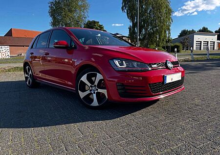 VW Golf Volkswagen VII GTI Performance 2.0 TSI DSG