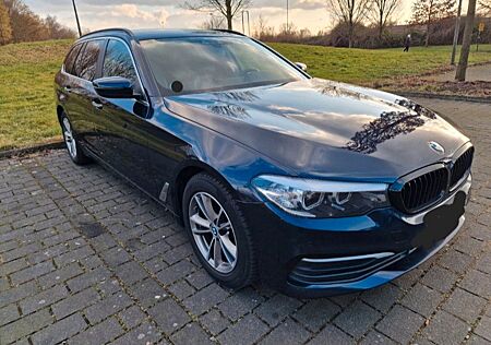 BMW 520d xDrive Touring Mit Vollausstattung