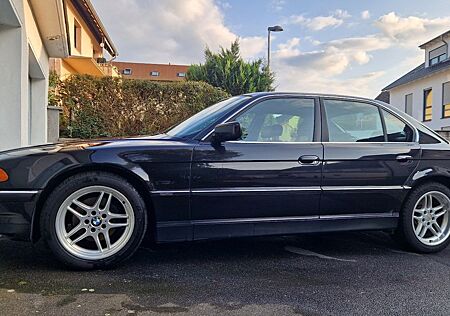 BMW 735i - E38 - V8 - Facelift