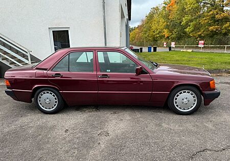 Mercedes-Benz 190 gebraucht kaufen Mercedes-Benz 190 190E Rosso Avantgarde