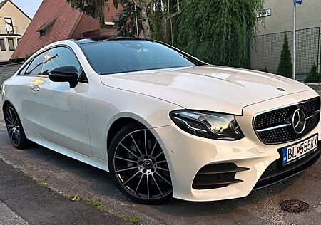 Mercedes-Benz E 400 4MATIC *AMG-Line*AirMatic*Panorama*1.Owner