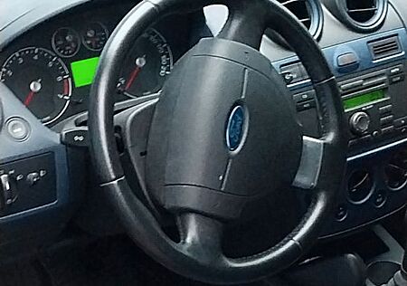 Ford Fiesta 1,4 16V Style Style