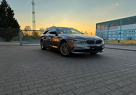 BMW 520d xDrive Touring A Luxury Line Luxury Line