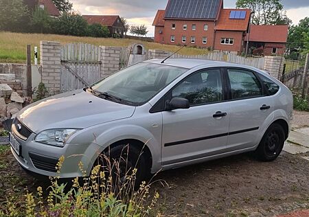 Ford Focus 1,6 Connection Connection