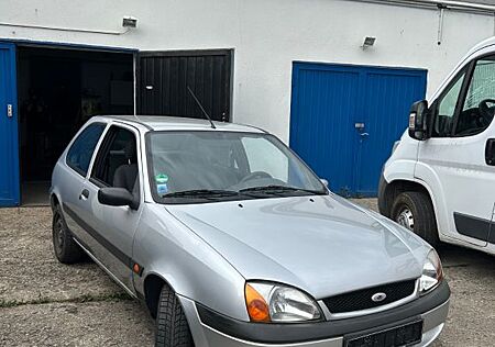 Ford Fiesta 1.3 60PS *TÜV NEU* Klima, Fahranfänger