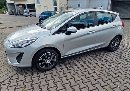 Ford Fiesta Scheckheft gepflegt, SHZ, Navi, DAB, RFK