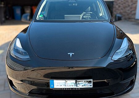Tesla Model Y Long Range Dual AWD AHK TÜV neu 8fach