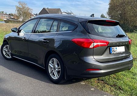 Ford Focus 1,0 EcoBoost 92kW Cool & Connect Turni...