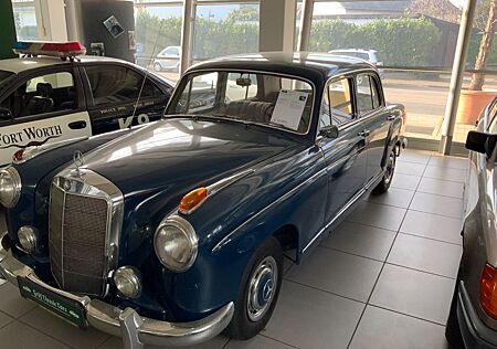 Mercedes-Benz 220 S