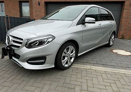 Mercedes-Benz B 200 -