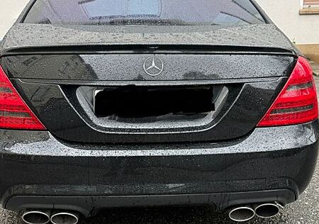 Mercedes-Benz S 500 -