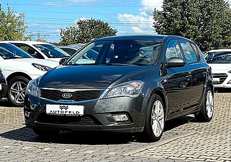 Kia Cee'd Ceed 1.6/SHEFT/NAVI/8FACH/SHZ/KLIMA/RCAM/